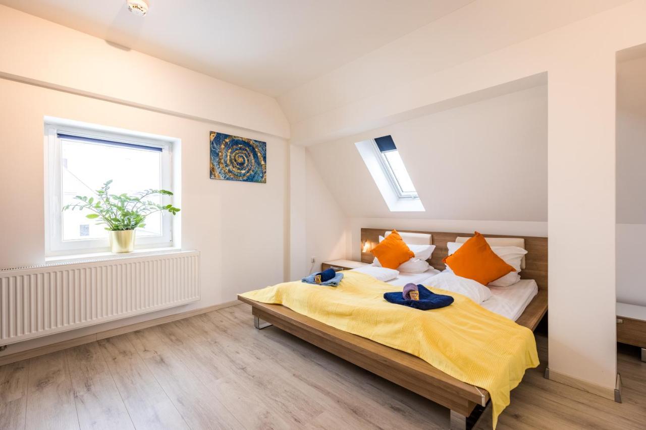 Arbio I Cozy Apartments Augsburg-Lechhausen ภายนอก รูปภาพ