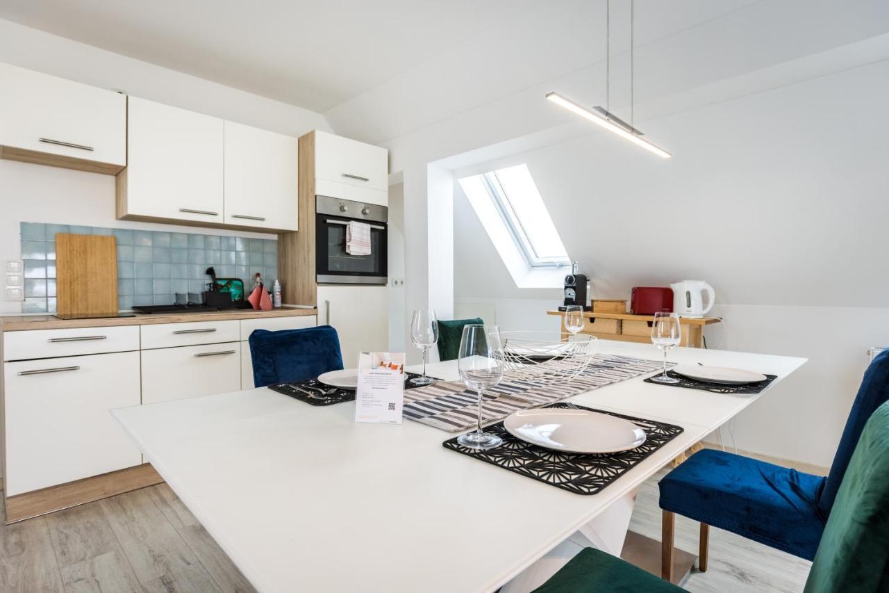 Arbio I Cozy Apartments Augsburg-Lechhausen ภายนอก รูปภาพ